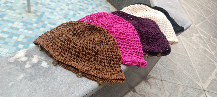 کلاه دستبافت آویز دار