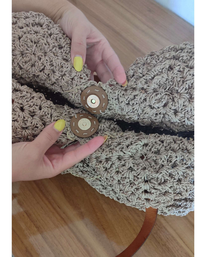 کیف دستبافت رافیا با دهانه ی دکمه دار