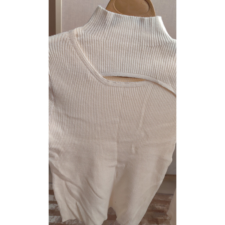 بلوز بافت کبریتی یقه سه سانت اسپرت شیری