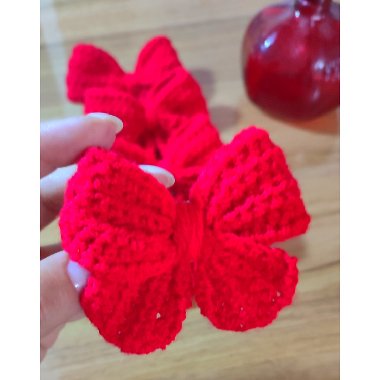 گل سر دستبافت پاپیون