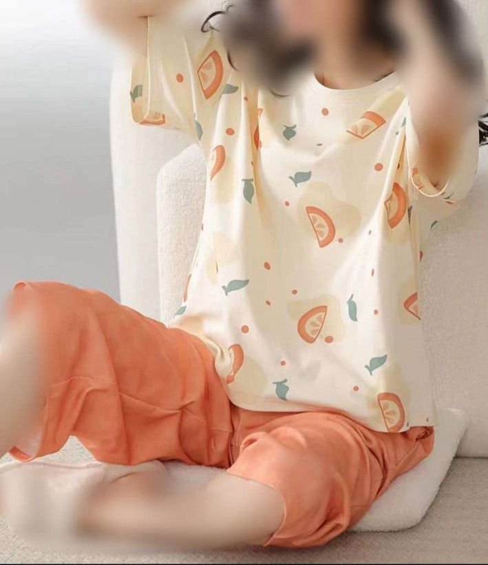 ست تیشرت شلوارک نخی وارداتی طرح پرتقال