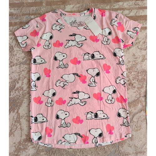 تیشرت صورتی طرح هاپو اچ اند ام