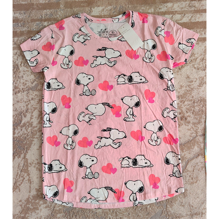 تیشرت صورتی طرح هاپو اچ اند ام